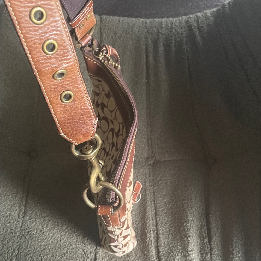 Coach Shoulder Bag - Picture 4 of 9